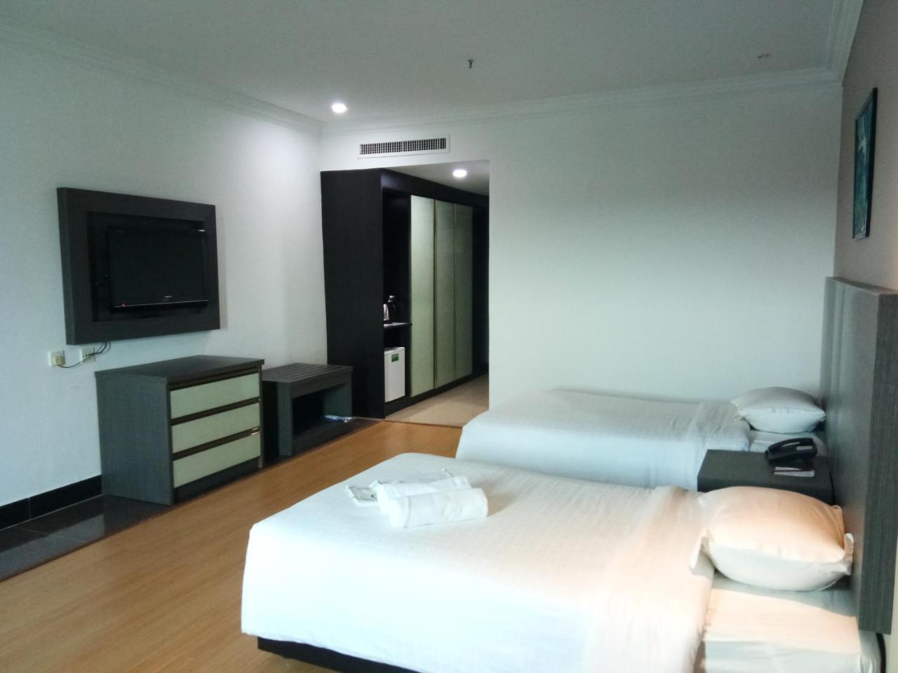 Purnama Hotel Limbang Exterior foto